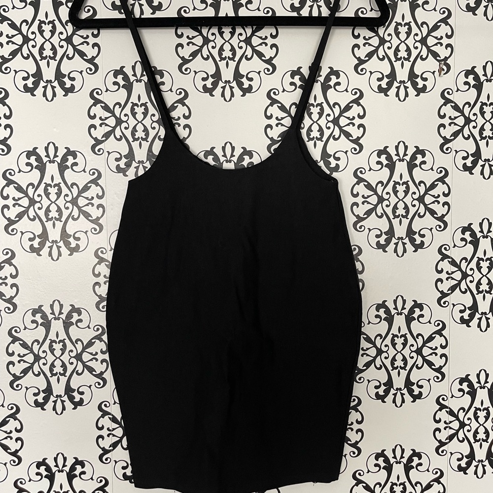 NEVER WORN - Windsor Black Pencil Skirt - Size Medium